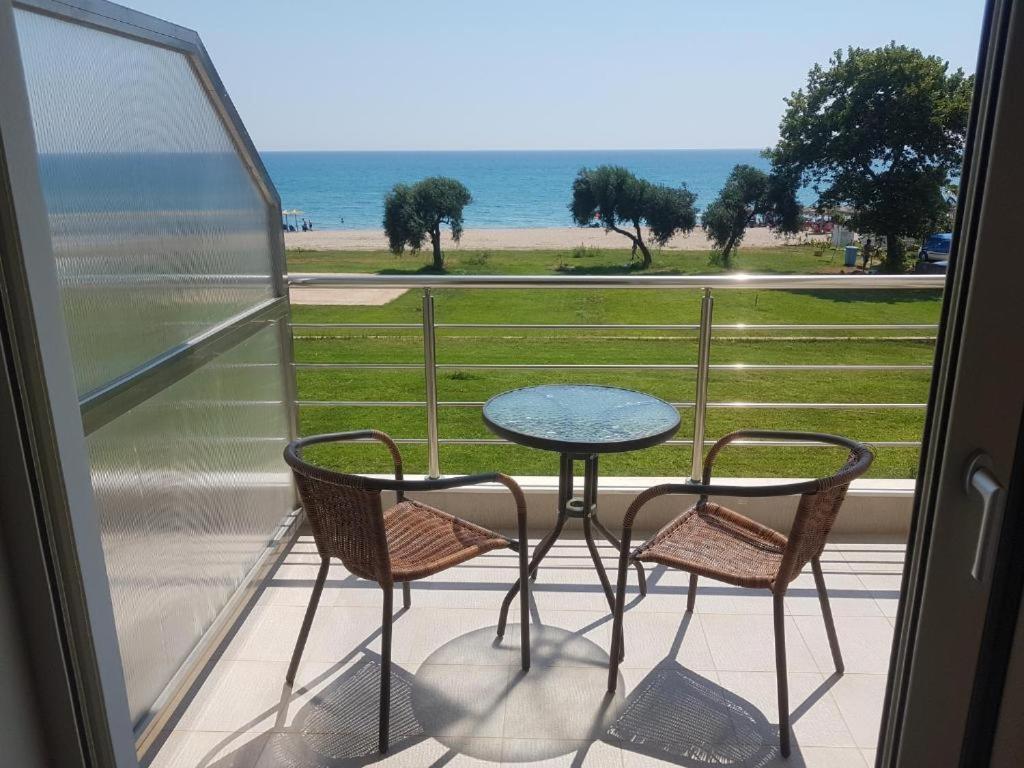 Ocean Hotel Resort Kastrosykia Exteriör bild